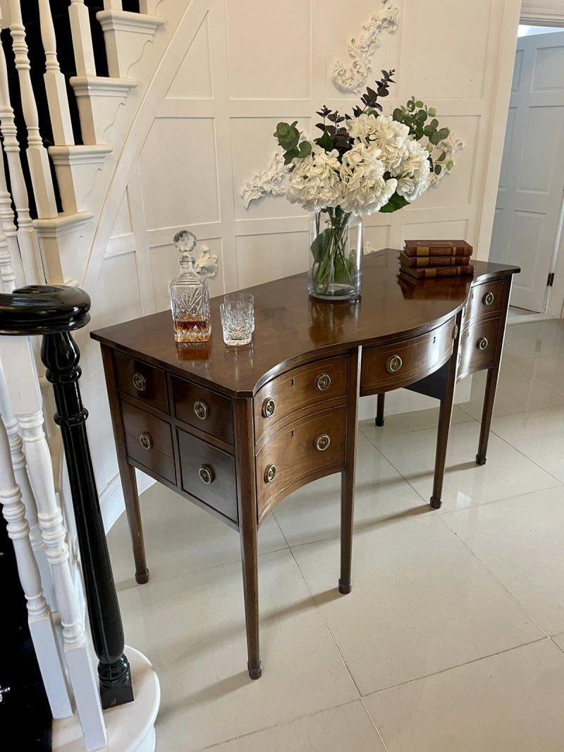 Unusual Antique George III Quality Mahogany Serpentine Shaped Sideboard - Image 3